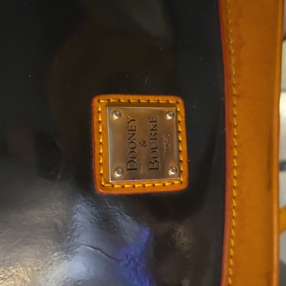 Dooney and Bourke vintage dome satchel in patent and tan leather GUC - Picture 3 of 11